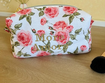 "More Amore" makeup bag - Romantic pink pattern, lined with wadding, zip closure