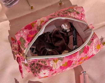 Quilted makeup or toiletry bag – Customizable