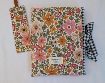 Funda acolchada floral para libros de bolsillo con marcapáginas | Protector de libros de tela hecho a mano | Regalo para lectores | Funda para libros