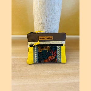 Porte - Monnaie en Simili Cuir Marron Liège à fleurs / Suédine Jaune /  Intérieur en Coton / Fermeture Zip