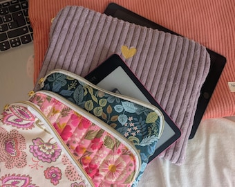 Customizable cases for e-readers, tablets, iPads and computers