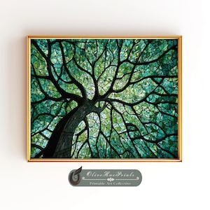 Stampa a mosaico con sguardo rivolto verso l'alto attraverso le foglie verdi, arte murale con albero in vetro colorato (DOWNLOAD DIGITALE)