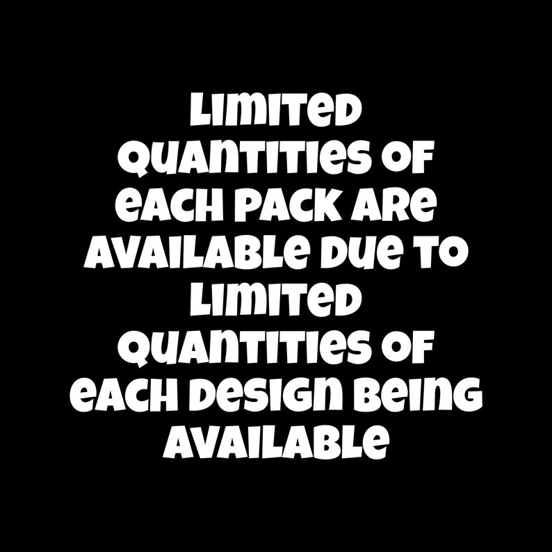 Może przedstawiać: Biały tekst na czarnym tle: "OGRANICZONE ILOŚCI KAŻDEGO PAKIETU SĄ DOSTĘPNE ZE WZGLĘDU NA OGRANICZONE ILOŚCI KAŻDEGO WZORU DOSTĘPNEGO."