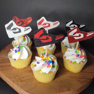 SNEAKER CUPCAKE TOPPERS Air Force Jordan&#39;s Sneaker Fans rote Glitzer Sneakers schwarz Glitzer weiß Glitzer Sneakers Sneakerball 6er Set