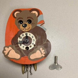 Vintage 1940s Teddy Bear Moving eyes Wind up Wall Clock (Good Working Condition) W Germany With Key