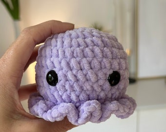 Pattern crochet small octopus