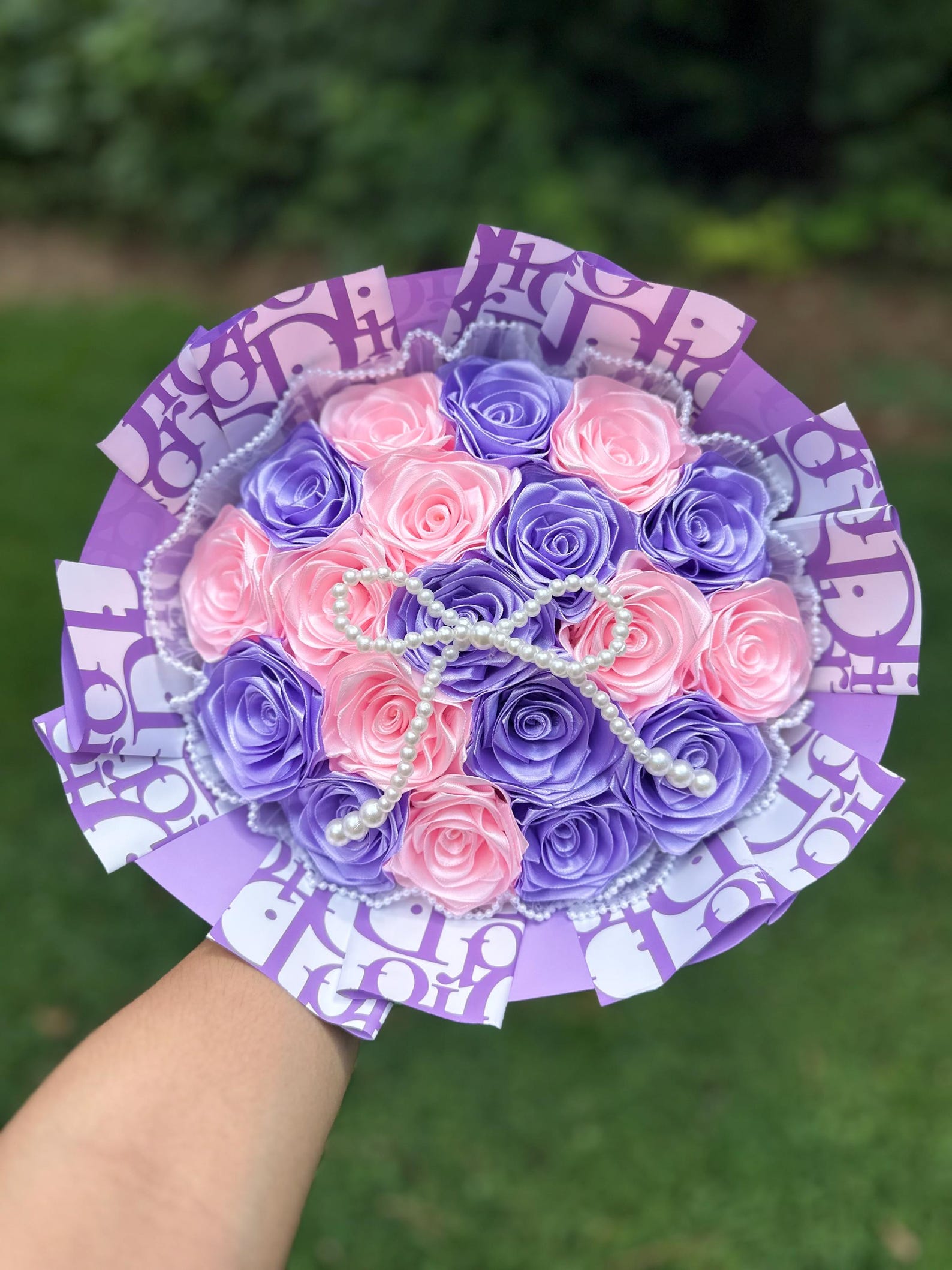 20 Count Eternal Rose Bouquet With Luxury Wrapping and a Pearl Bow ...