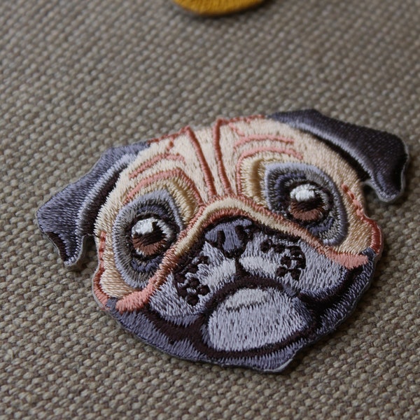 Mops Applikation Bügelbild Aufnäher Stickerei Patch