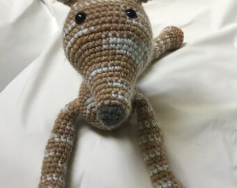 Galgo de ganchillo con sombrero de Papá Noel