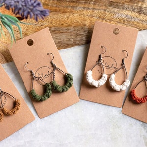 Handgefertigte Makramee Teardrop Ohrringe: Boho Fransen Ohrringe