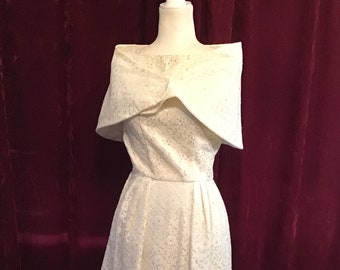 1950s/60s Lace Wedding Dress and Capelet