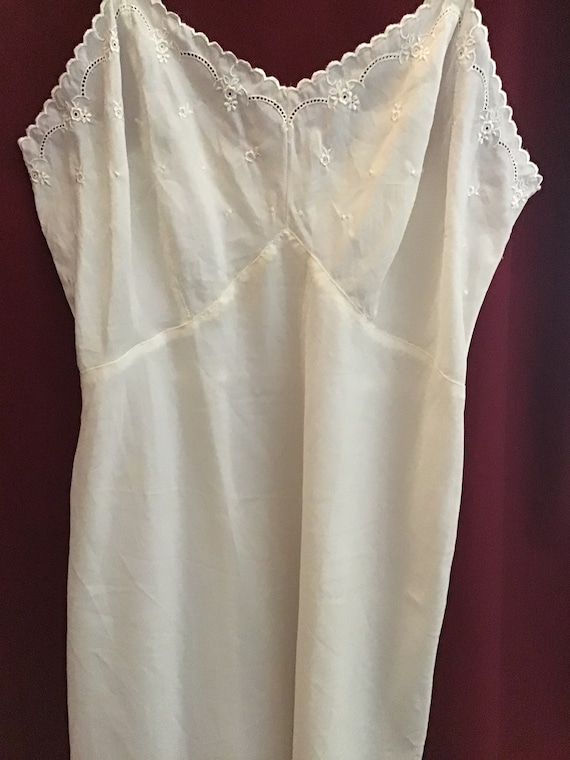 Vintage 1950s Barbizon full slip - image 2