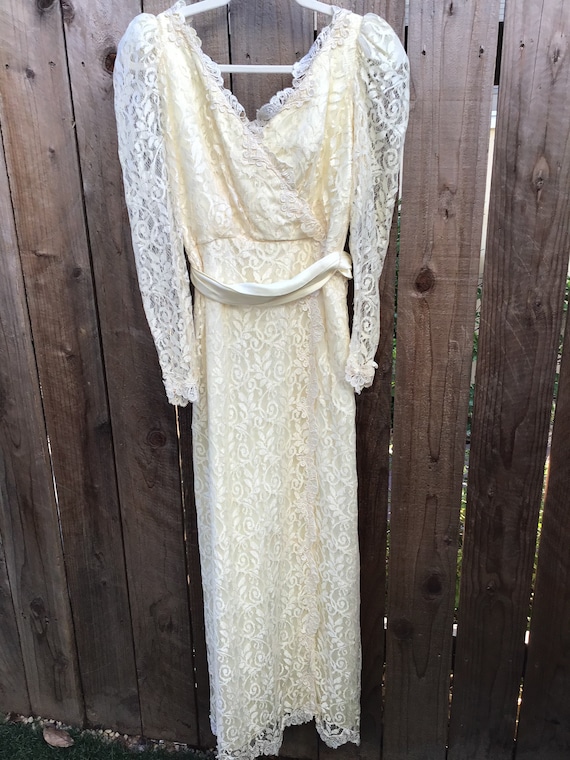 Retro/Vintage Ivory Satin and Lace Dress