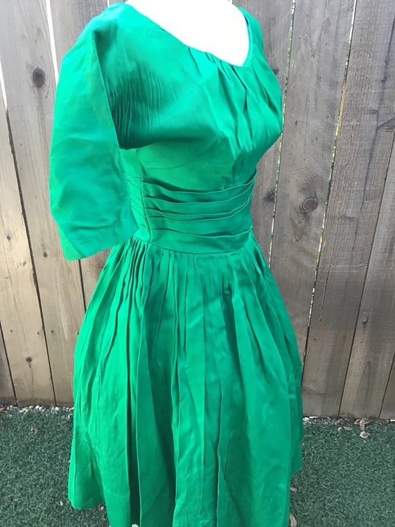 Vintage Kelly Green Fit and Flare Dress - image 3