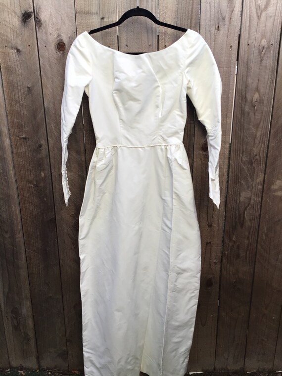Vintage 1960s Wedding Dress and Capelet - image 6