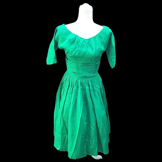 Vintage Kelly Green Fit and Flare Dress - image 1