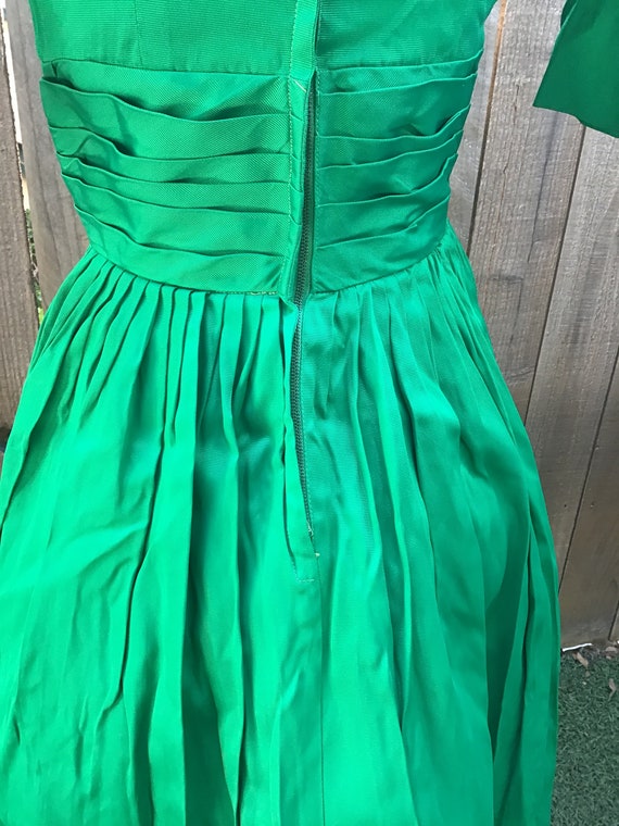 Vintage Kelly Green Fit and Flare Dress - image 6