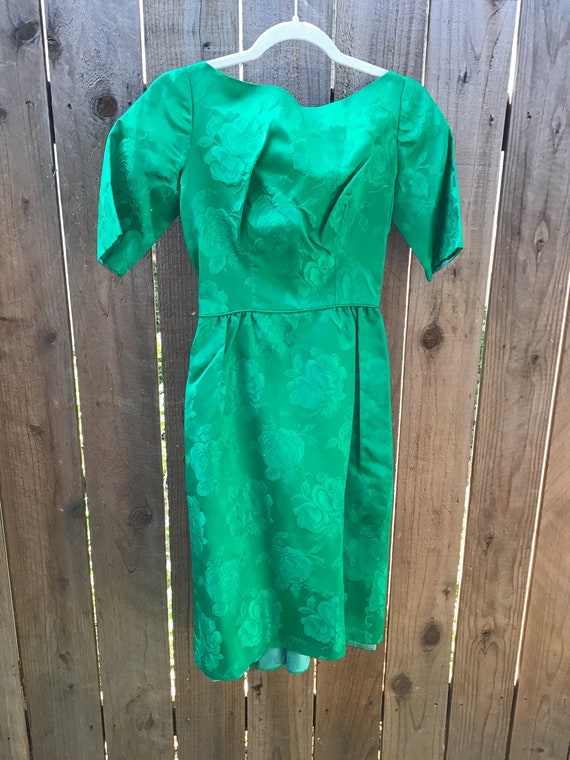 Scoop Neck Emerald Green Tea Length 50s Style Bridesmaid Dress under $100