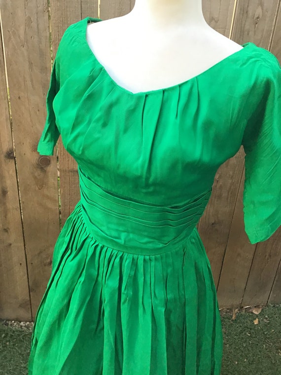 Vintage Kelly Green Fit and Flare Dress - image 5