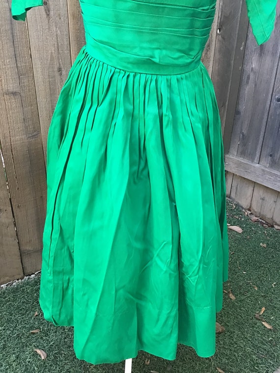 Vintage Kelly Green Fit and Flare Dress - image 9