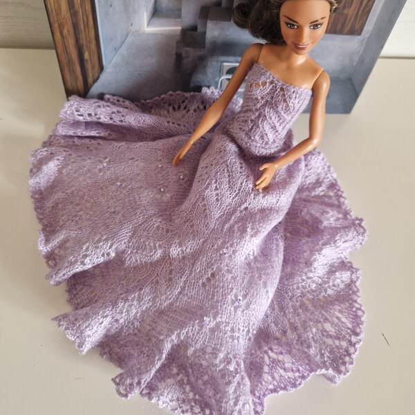 Barbie Kleid "Elisabeth" HANDARBEIT Unikat Barbiekleid Lila/ gestrickt Barbiekleid Puppenkleid Ballkleid Gelb / mit Perlen bestickt