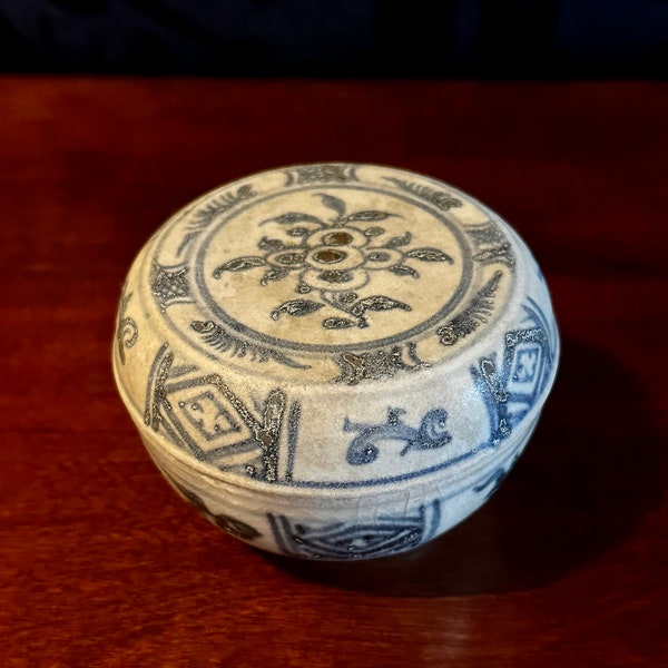 Vietnamese Polychrome Decorated Ceramic Pot and Cover, 15th/16th Century