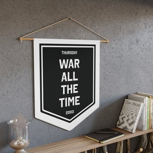 THURSDAY - War All The Time Wimpelkette: Emo Rock Wanddekoration