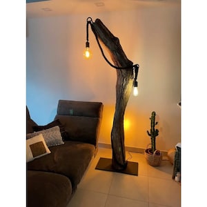 Lampadaire bois brut - lampe bois flotté - loftboutik