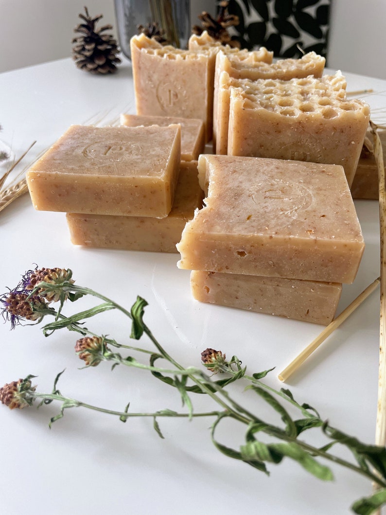 Natural Handmade Vegan Soap Bars with Honey and Oatmeal, Organic Soap for Sensitive skin, Artisan soap for her zdjęcie 2