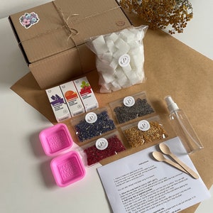 Tvåltillverkningssats, tvålbas 500 g, presentkit, gör-det-själv-pyssel, present till barn, eteriska oljor och blommor