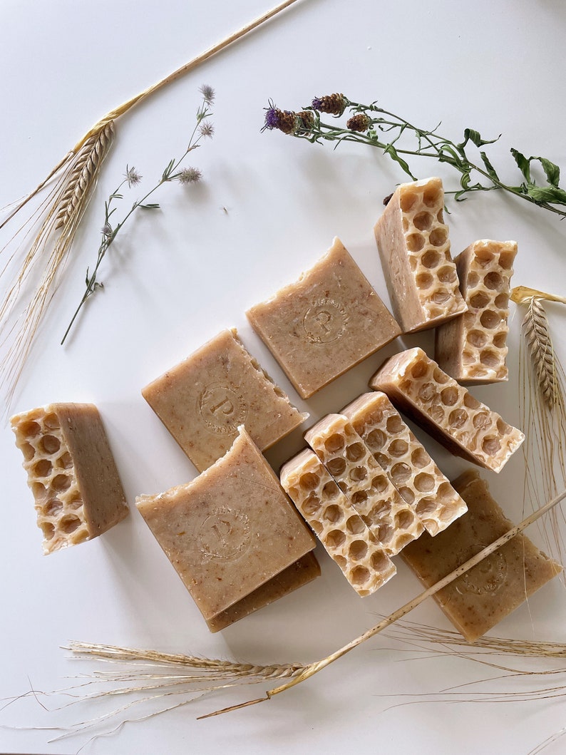 Natural Handmade Vegan Soap Bars with Honey and Oatmeal, Organic Soap for Sensitive skin, Artisan soap for her zdjęcie 1