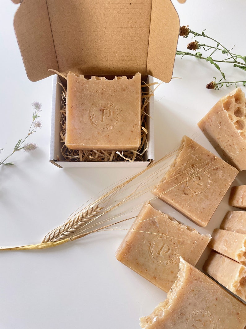 Natural Handmade Vegan Soap Bars with Honey and Oatmeal, Organic Soap for Sensitive skin, Artisan soap for her zdjęcie 5