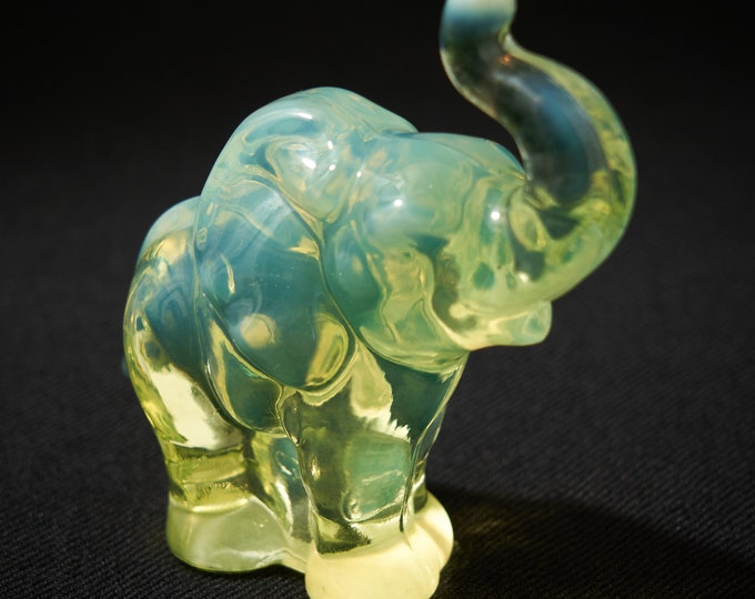 Fenton Vaseline Glass Elephant , Vintage Yellow Opalescent Uranium ...