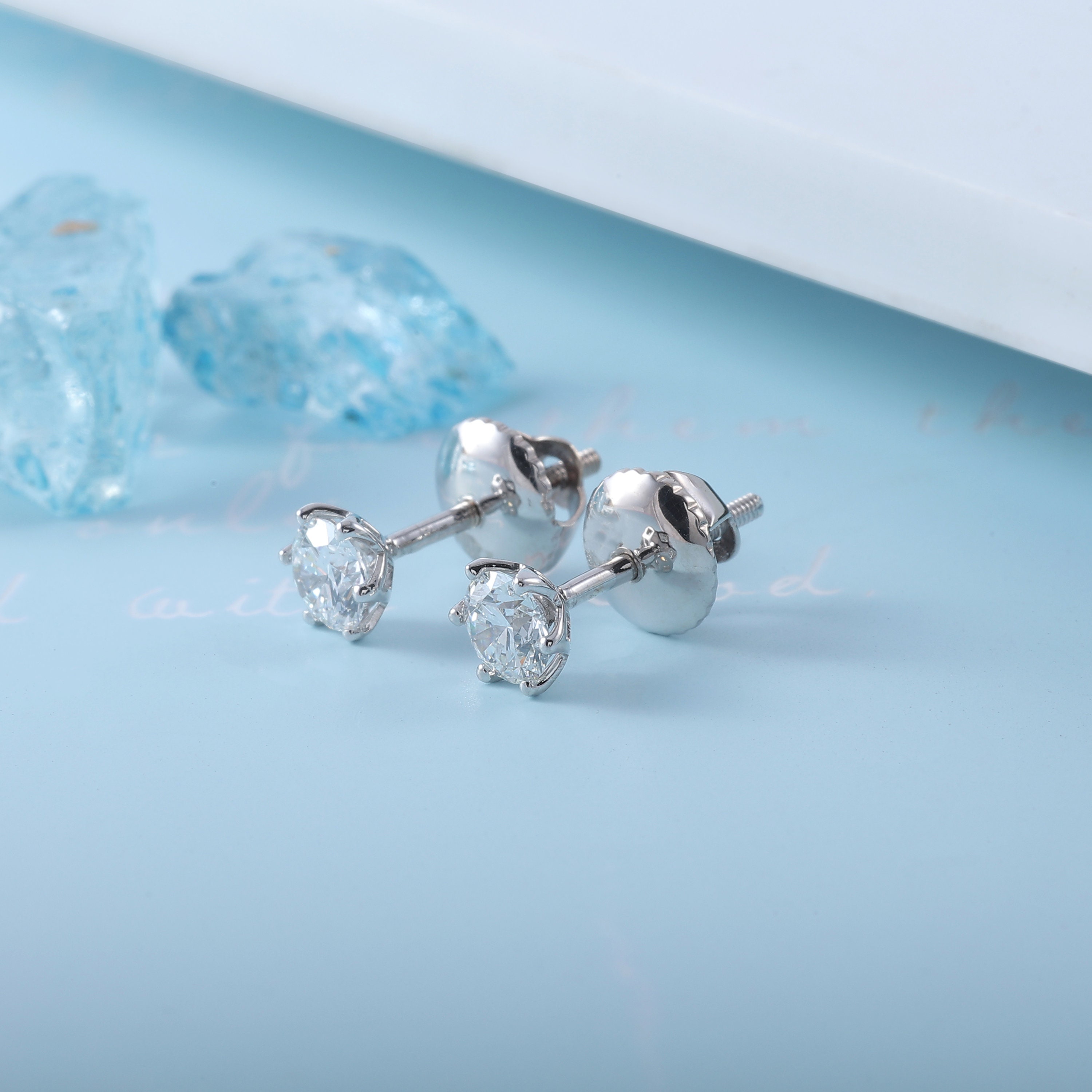 Cushion LUXE lab diamond stud earrings at Quorri Review in Canada -  Diamanti By Quorri