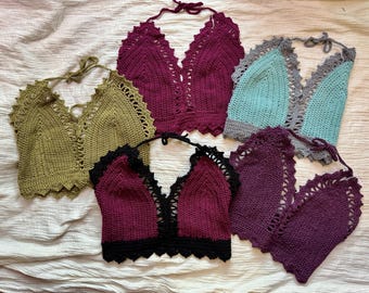 Top halter Fae color granate y negro / Ganchillo / Algodón / Hecho a mano / Talla L/XL