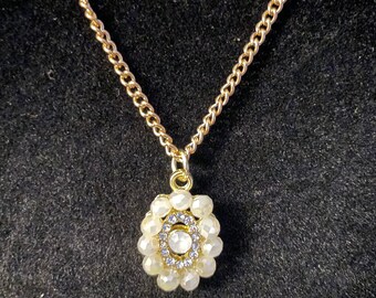 Unique one of a kind oval shaped pearl necklace - Necklaces | Jewlery | Womens accessories