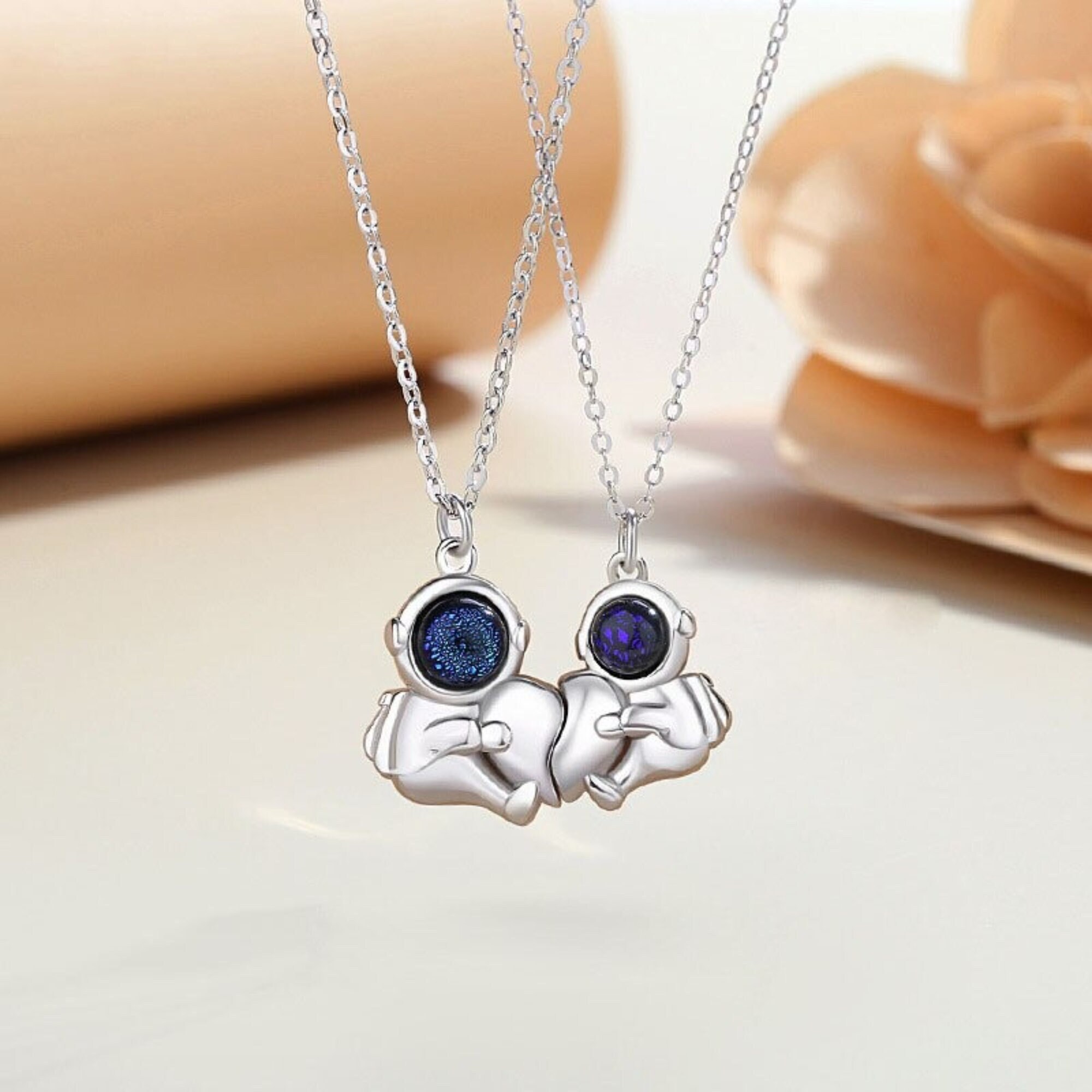 Customized Magnetic Heart Matching Coupe Necklace – couplesnecklaces