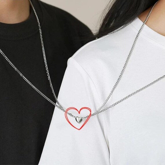 Magnetic Heart Necklace in Silver