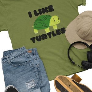 Turtles/ funny tshirt/ turtle fan/ turtle shirt/ I like turtles / Unisex Heavy Cotton Tee
