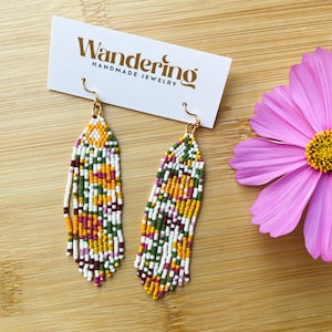Bloemen kralen oorbellen, handgeweven zaad kraal oorbellen, bloem bungelen oorbellen, Boho bengelen kralen oorbellen, bloemen oorbellen
