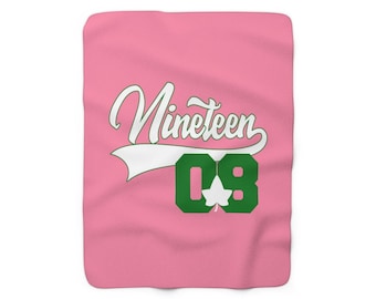 AKA - Nineteen 08 Shadow Sherpa Fleece Blanket - Pink