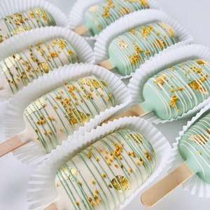 Beige med gröna Cake pops Cakesicles Babyshower Födelsedag Evenemang Första pojkens födelsedag Bröllop Babyshower