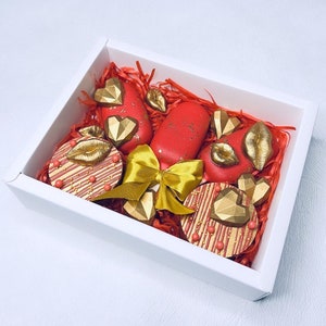 Love Sweet Leckerli Geschenkbox mit Cakesicles Oreo überzogene Schokoladen-Leckerei-Box Valentinstag-Box Geburtstagsgeschenk Besonderes Geschenk Bild 1