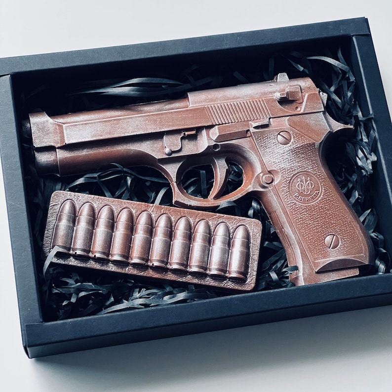 Schokoladenpistole mit Kugeln Geburtstagsgeschenk für Ihn Schokoladengeschenk Schokolade Pistole Bild 3