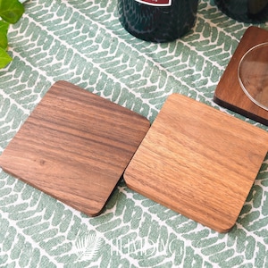 Set van 2 houten onderzetters voor glazen, kopjes | Walnoot 100% natuurlijk product | 8,8x8,8 cm