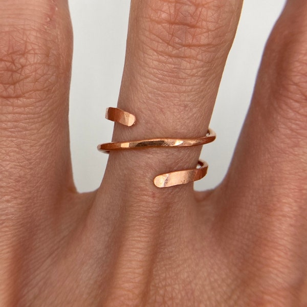 Adjustable Copper Wrap Ring, Gift for Her,Adjustable Size, Hammered Texture, Simple Copper Ring, Grounding Jewelry, Overlap Ring,Bypass Ring