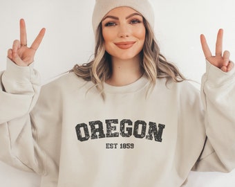 Oregon Sweatshirt, Women’s Oregon Crewneck, Home State Shirt, Moving to Oregon Gift, Oregon Travel Souvenir, OR Apparel, Distressed Varsity