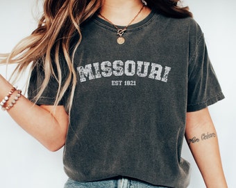 Missouri Comfort Colors Shirt, Women’s Missouri Crewneck Tee, Home State Shirt, Moving to Missouri Gift, Missouri Travel Souvenir Apparel