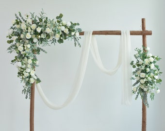 Arreglo de boda verde con flores de rosas blancas Swag de arco de boda