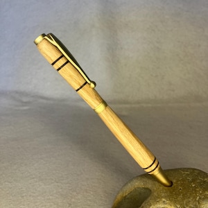 Maple Pen, Handmade